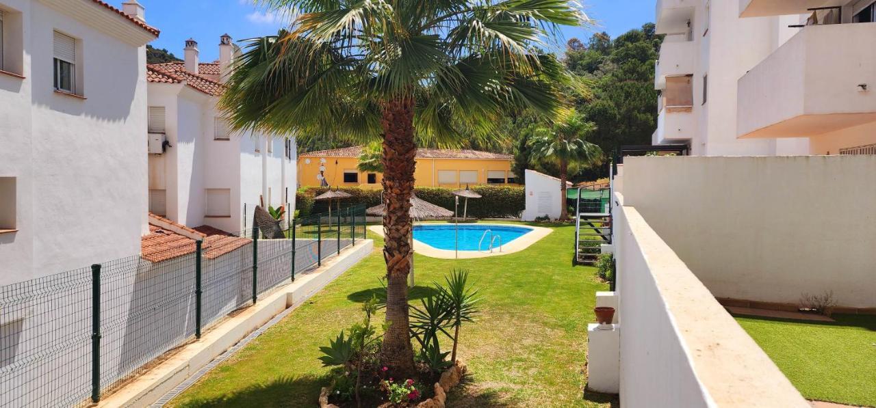 Bajo Con Jardin Deluxe Lägenhet Benahavís Exteriör bild