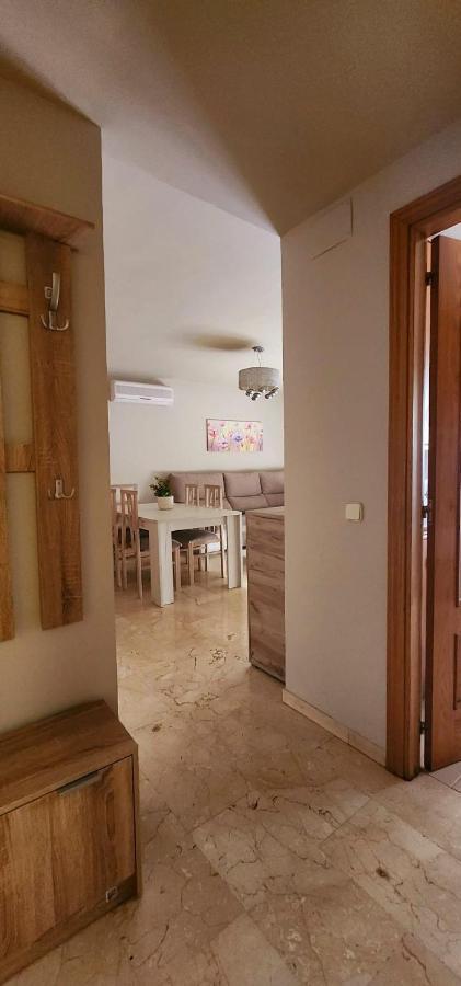 Bajo Con Jardin Deluxe Lägenhet Benahavís Exteriör bild