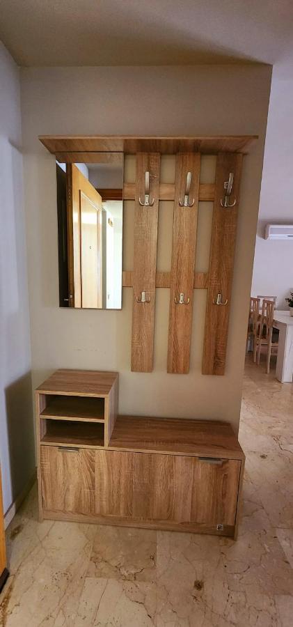 Bajo Con Jardin Deluxe Lägenhet Benahavís Exteriör bild
